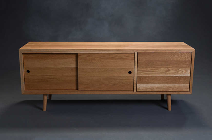 Classic oak tv-taso 1950`s.