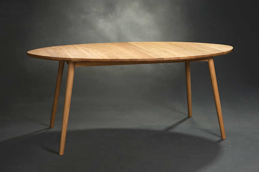 Classic oak ruokapöytä Oval.